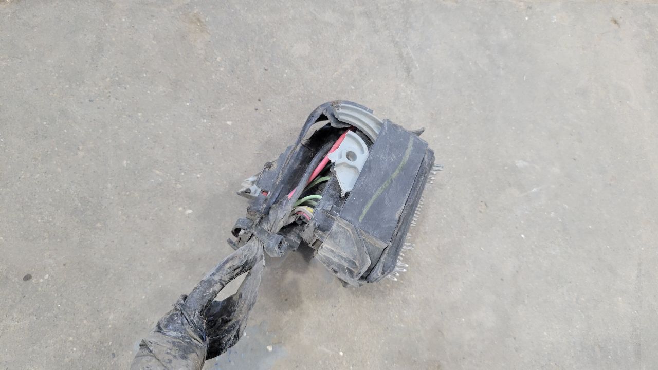 2020 SIERDEN15 CHASSIS FRAME HARNESS 4WD 84765036 31334 - image 3