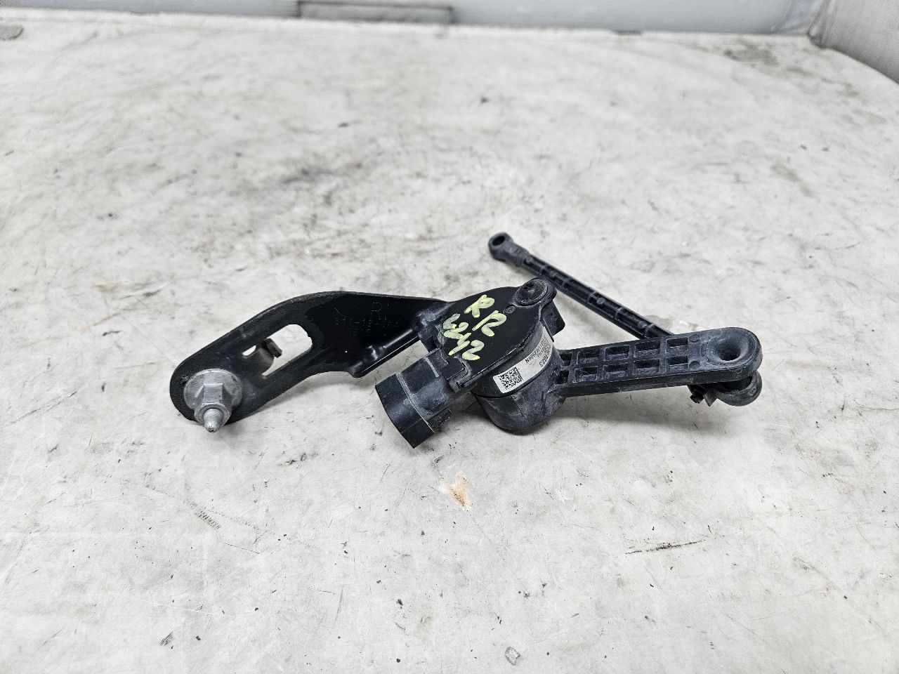 2020 SIERDEN15 FRONT RH RIDE HEIGHT SENSOR 84361023 31346 - image 1