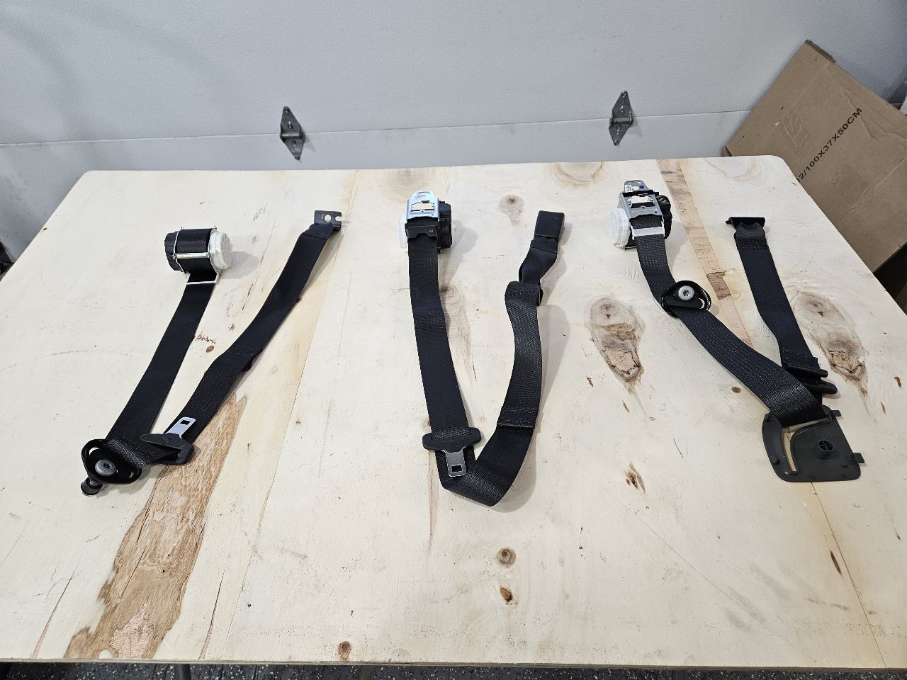 2020 SIERDEN15 REAR SEAT BELTS SET OF 3 BLACK 31387 - image 1
