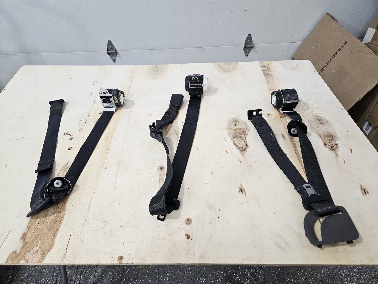2020 SIERDEN15 REAR SEAT BELTS SET OF 3 BLACK 31387 - image 4