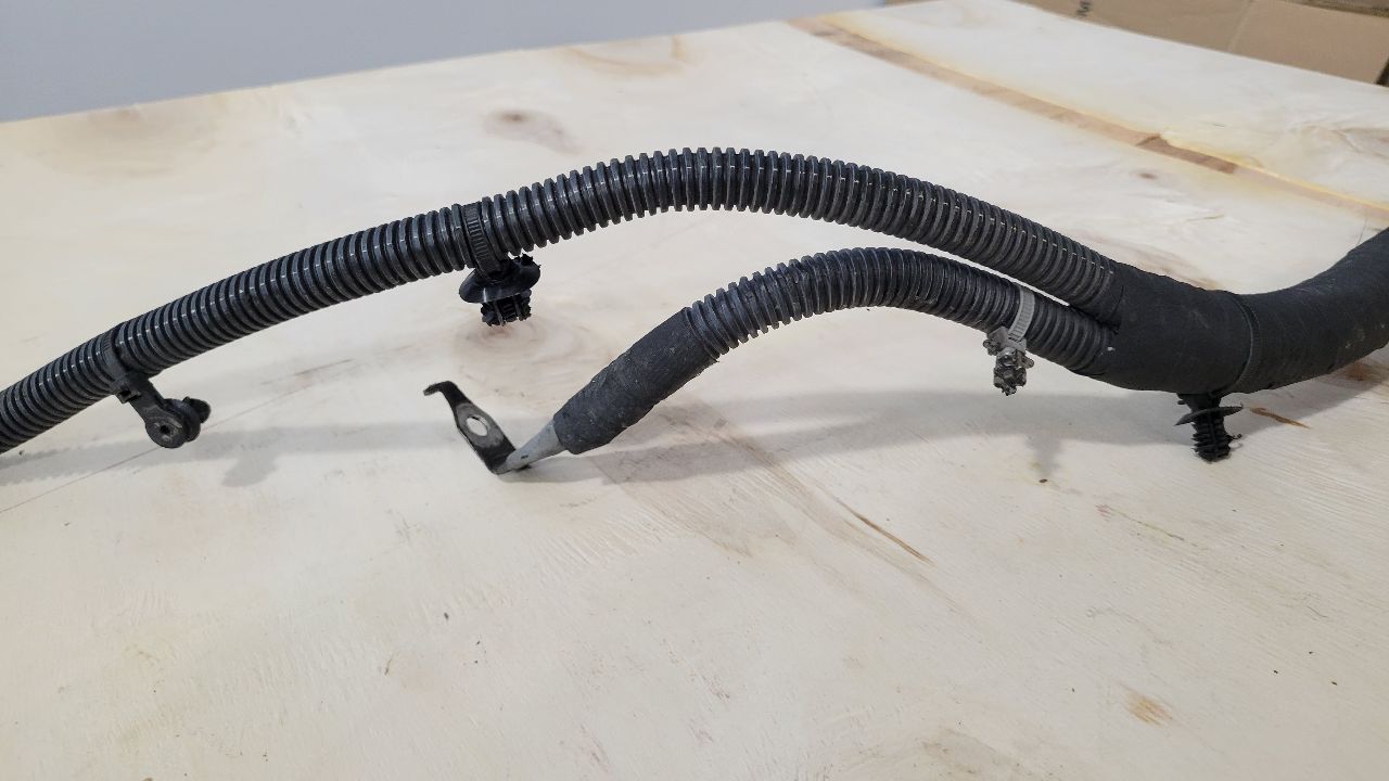 2022 SILVRDO15 POWERSTEERING TO BATTERY WIRING 31392 - image 4