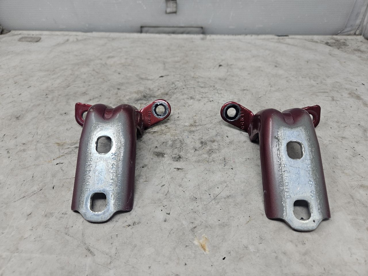 2020 SIERDEN15 FRONT DOOR HINGES UPPER & LOWER RED 31419 - image 6