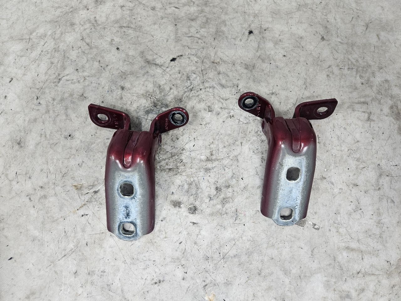 2020 SIERDEN15 FRONT DOOR HINGES UPPER & LOWER RED 31419 - image 7