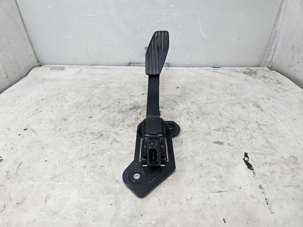 2019 SILVRDO15 GAS PEDAL THROTTLE POSITION 23363936 31421 - image 4