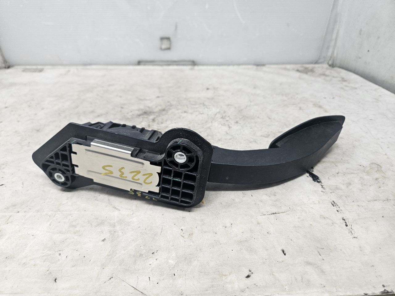 2019 SILVRDO15 GAS PEDAL THROTTLE POSITION 23363936 31421 - image 5