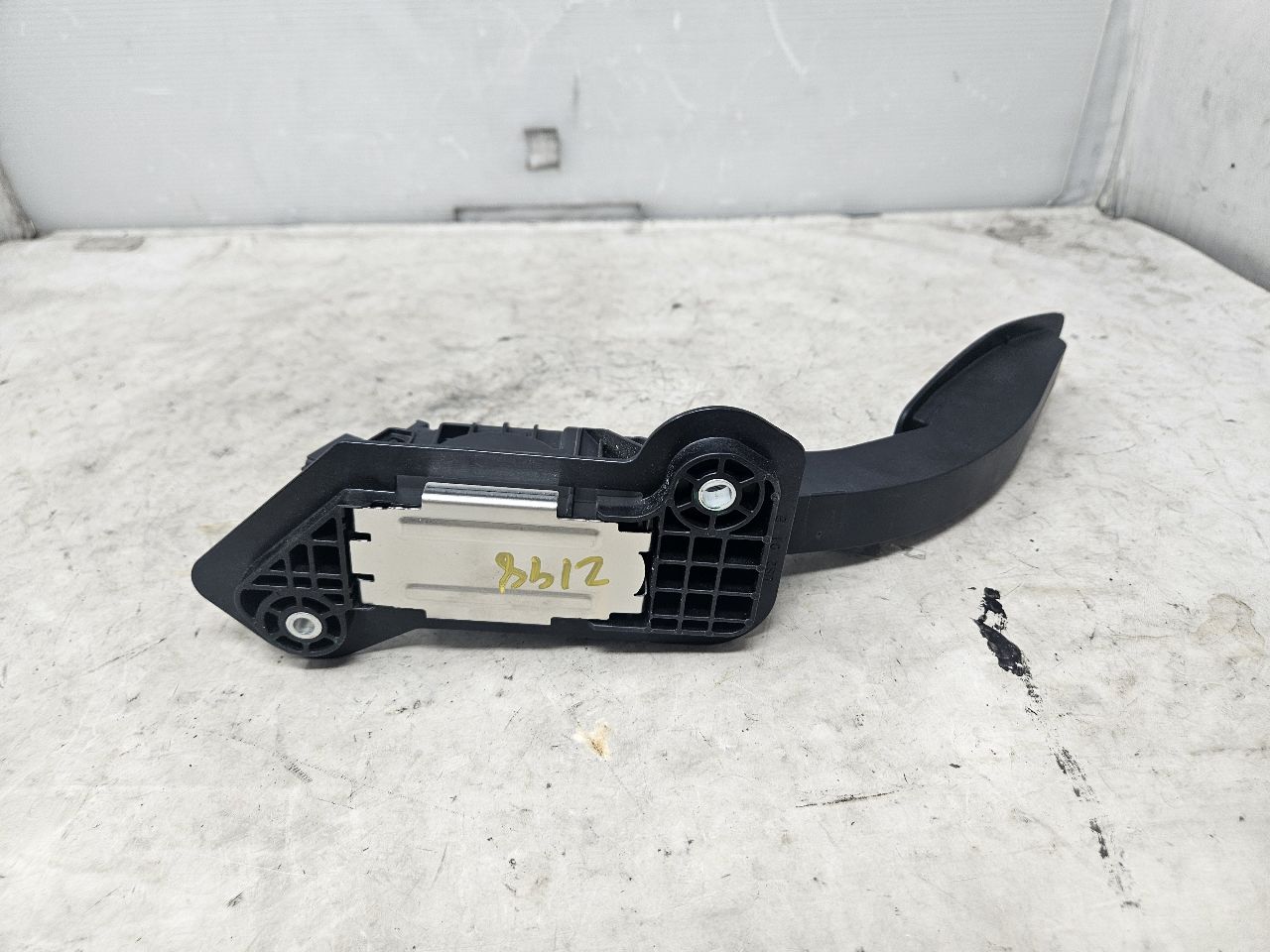 2020 SILVRDO15 GAS PEDAL THROTTLE POSITION 84024307 31424 - image 3