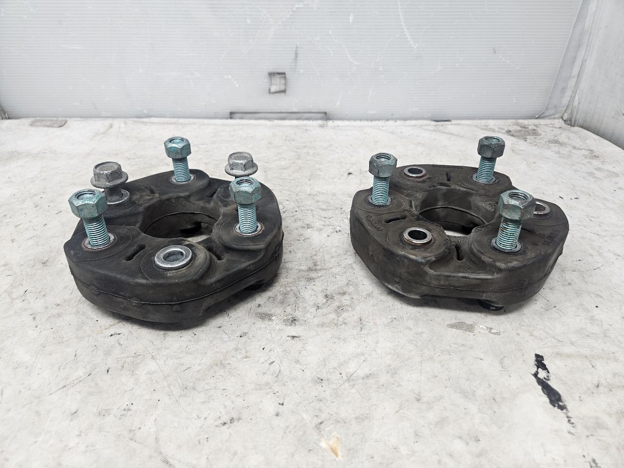 2019 CAMARO RUBBER COUPLERS ONLY PAIR V8 M6 31426 - image 1