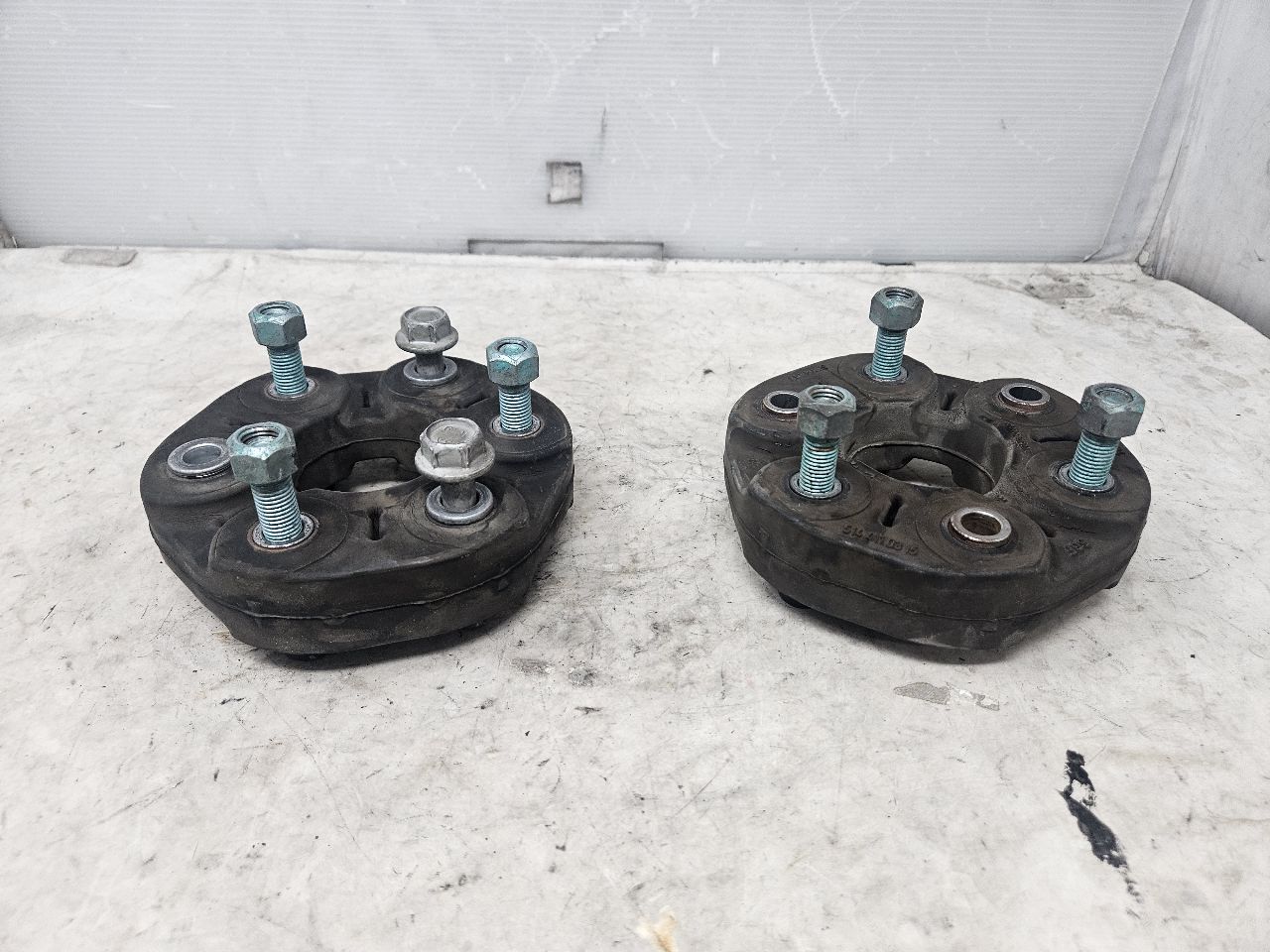 2019 CAMARO RUBBER COUPLERS ONLY PAIR V8 M6 31426 - image 2