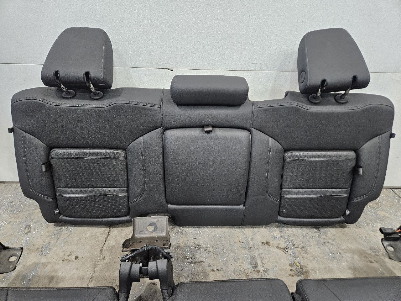 2020 SIERDEN15 DENALI FRONT & REAR SEATS BLACK 31439 - image 6