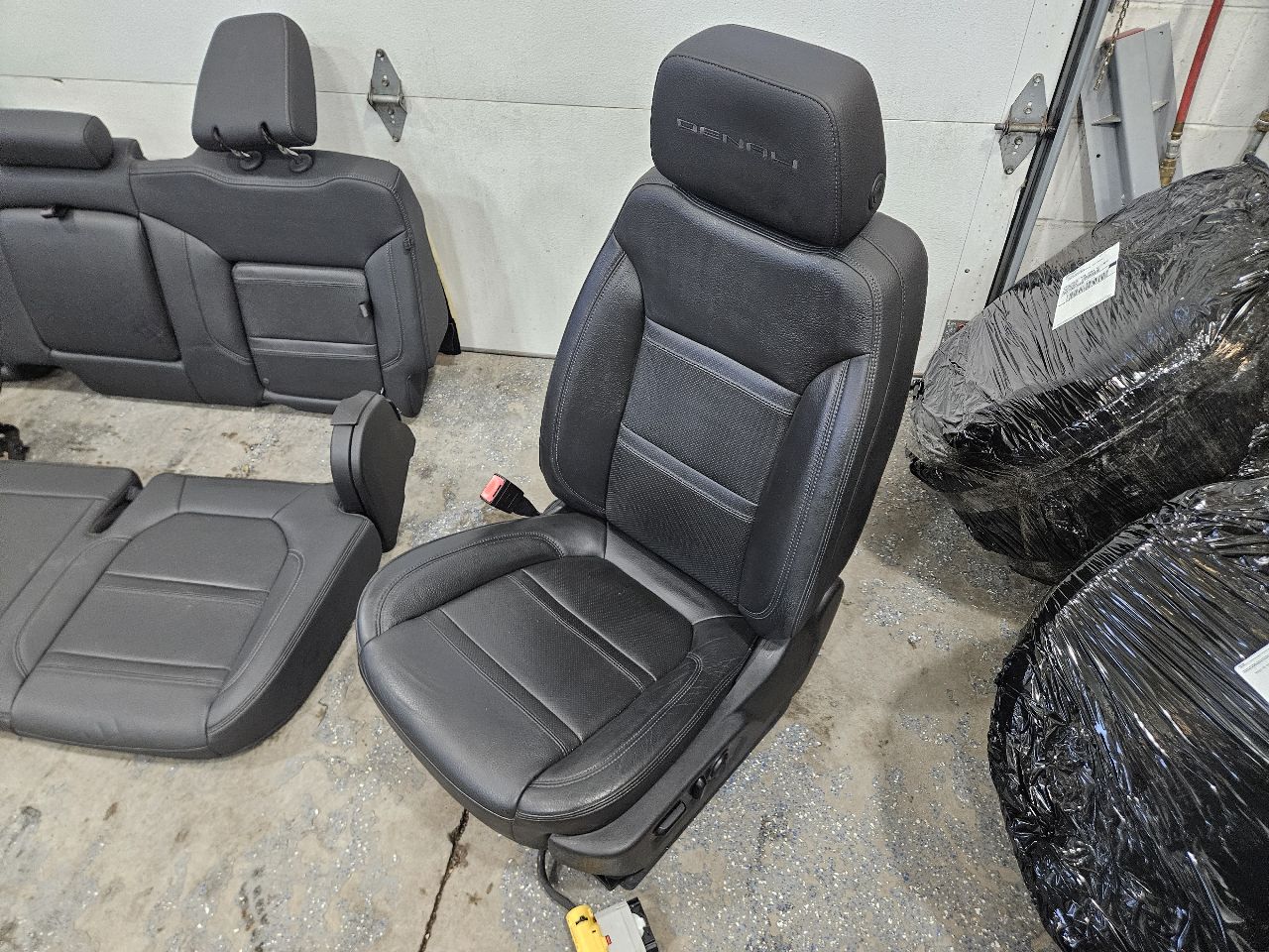 2020 SIERDEN15 DENALI FRONT & REAR SEATS BLACK 31439 - image 13