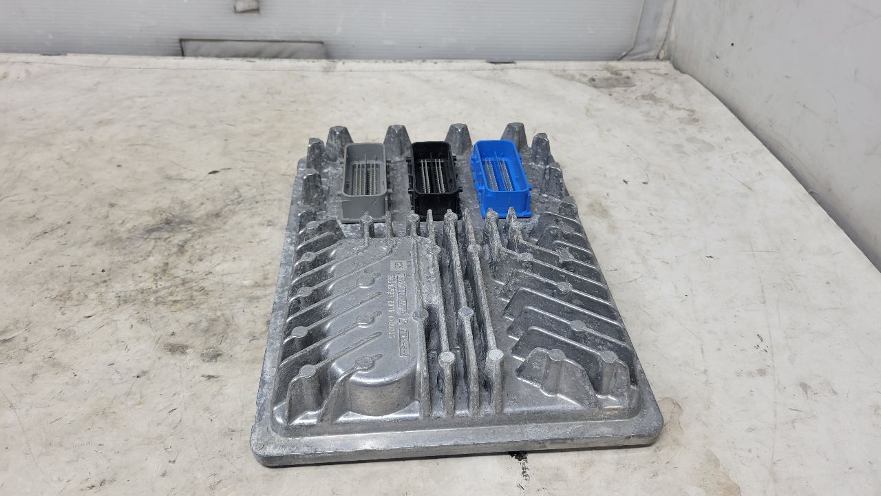 2020 ESCALAESV E92 ENGINE COMPUTER ECM PCM 12696168 31487 - image 3