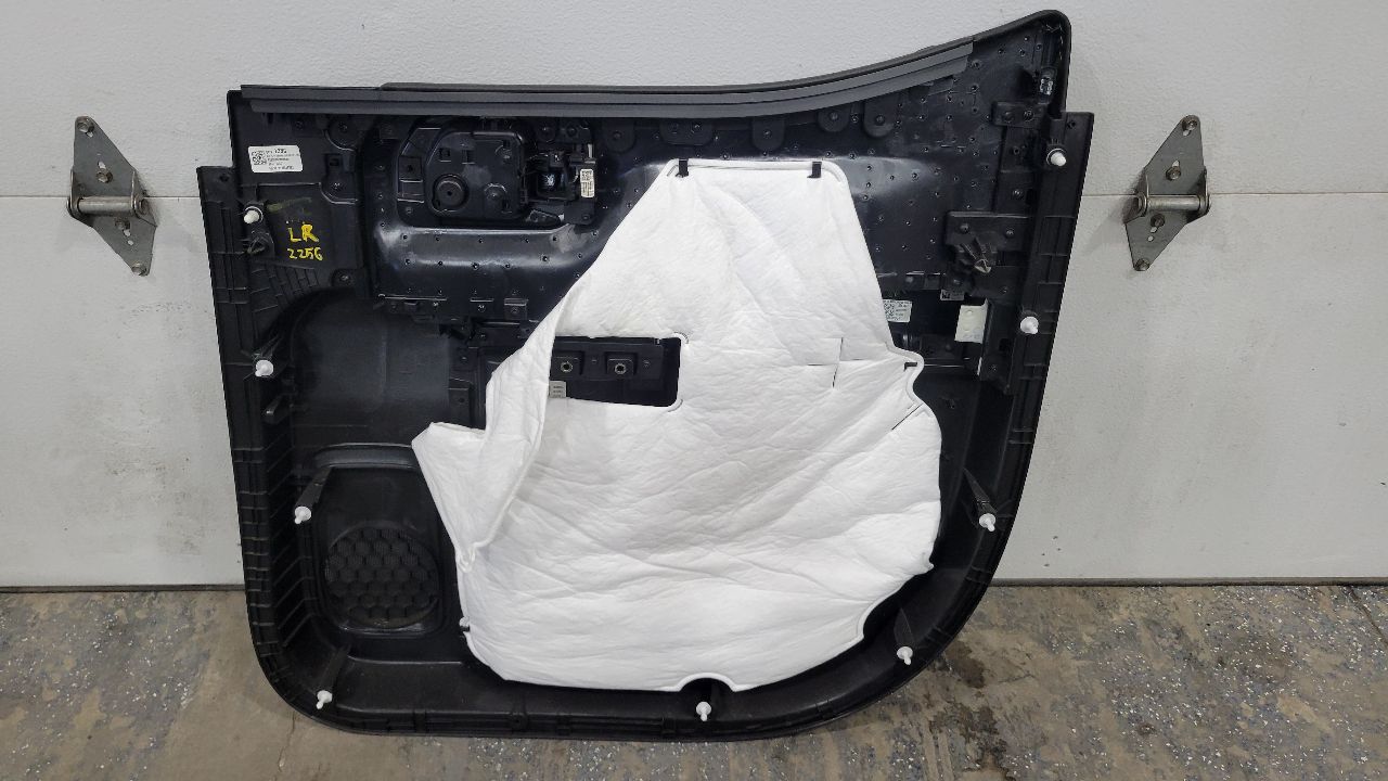 2020 SIERDEN15 LH REAR DOOR PANEL BLACK CREW CAB 31494 - image 7