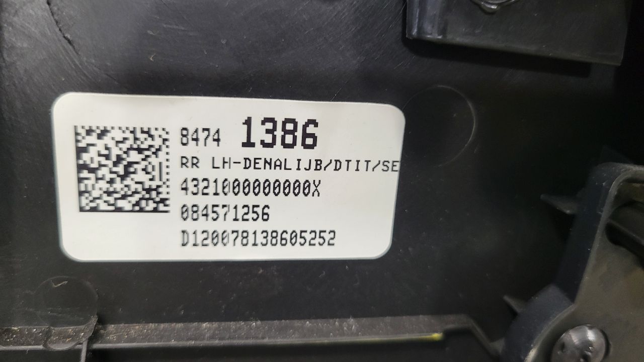 2020 SIERDEN15 LH REAR DOOR PANEL BLACK CREW CAB 31494 - image 10