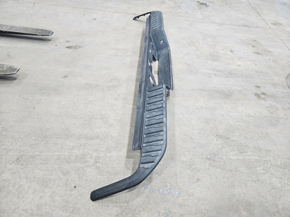 2020 SIERDEN15 REAR BUMPER UPPER STEP PAD ONLY 31528 - image 3
