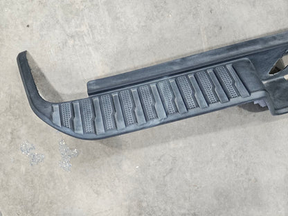 2020 SIERDEN15 REAR BUMPER UPPER STEP PAD ONLY 31528 - image 9