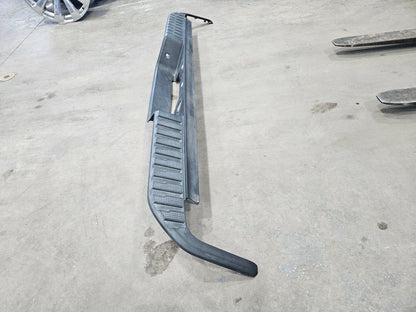 2020 SIERDEN15 REAR BUMPER UPPER STEP PAD ONLY 31528 - image 10