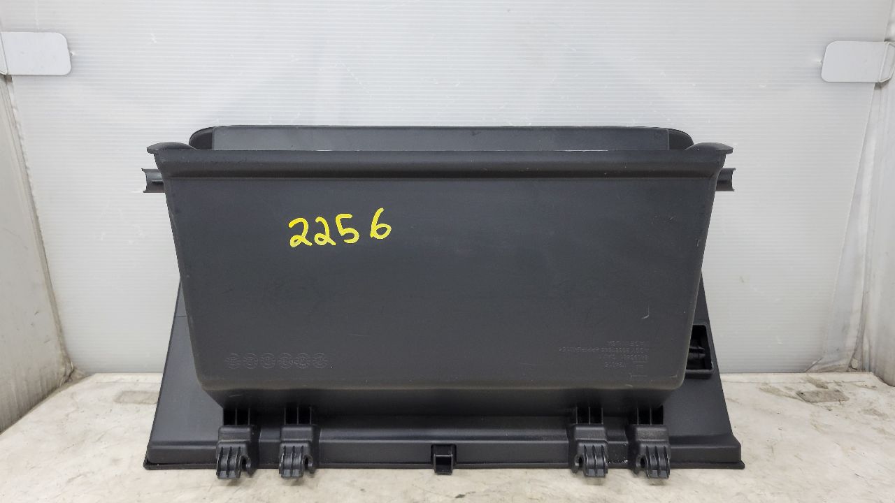 2020 SIERDEN15 LOWER GLOVE BOX JET BLACK 84093881 31549 - image 6