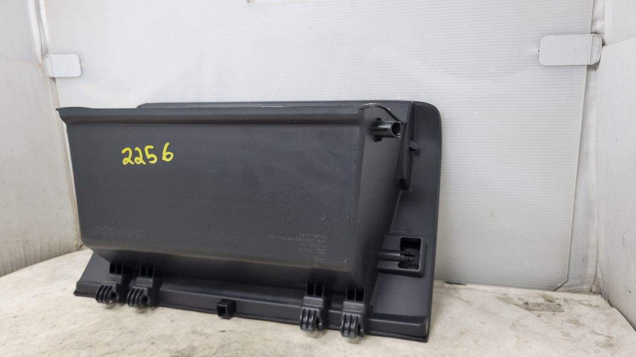 2020 SIERDEN15 LOWER GLOVE BOX JET BLACK 84093881 31549 - image 9