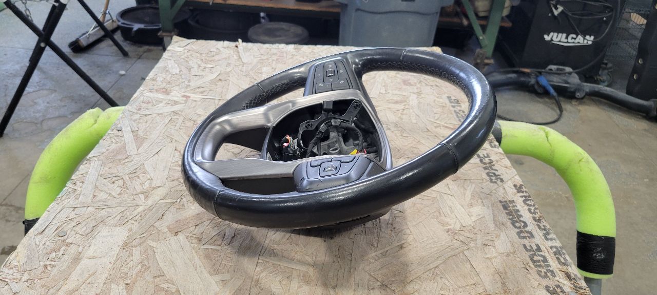 2020 SIERDEN15 DENALI STEERING WHEEL HEATED BLACK 31579 - image 2
