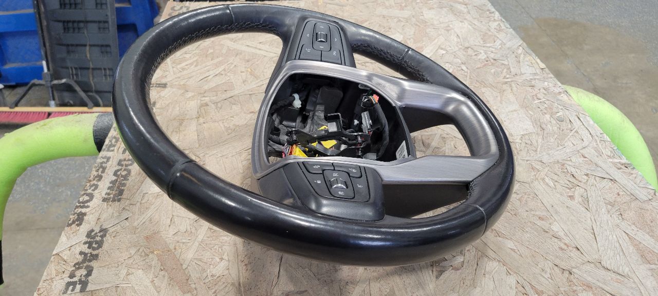 2020 SIERDEN15 DENALI STEERING WHEEL HEATED BLACK 31579 - image 4