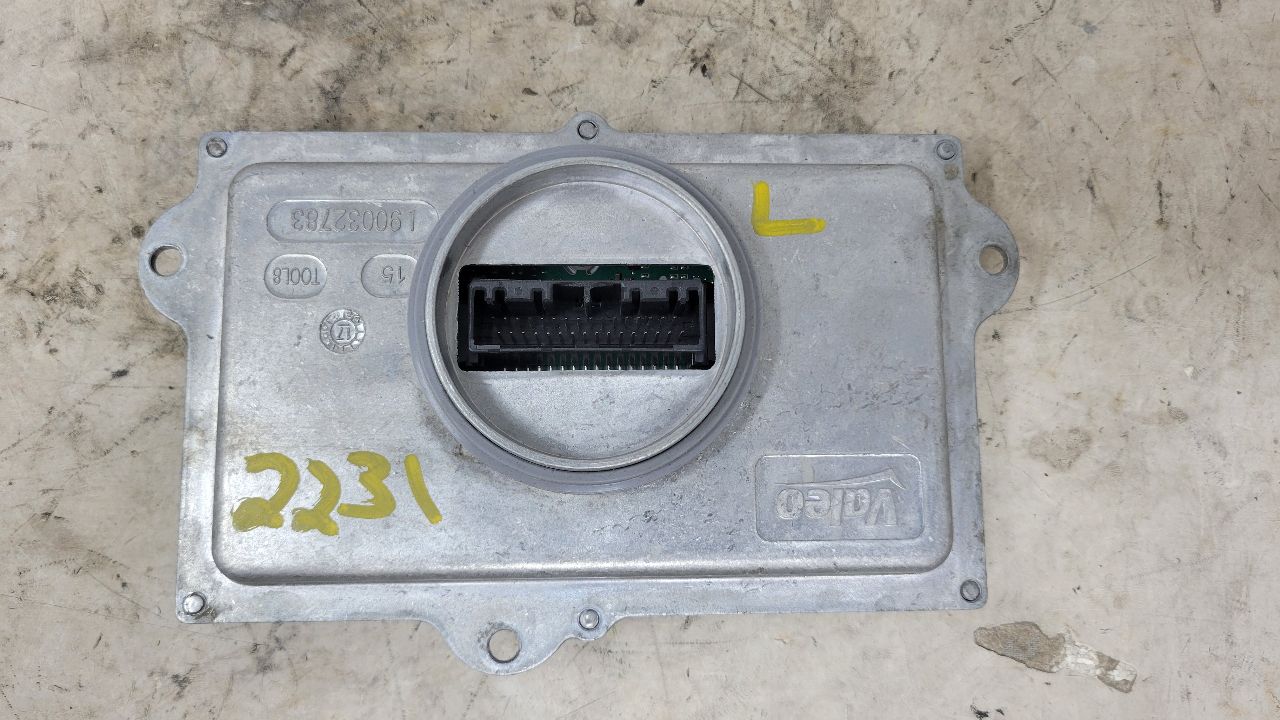 2018 SILVRDO15 HEADLIGHT BALLAST 84893099 L90032783 31617 - image 1