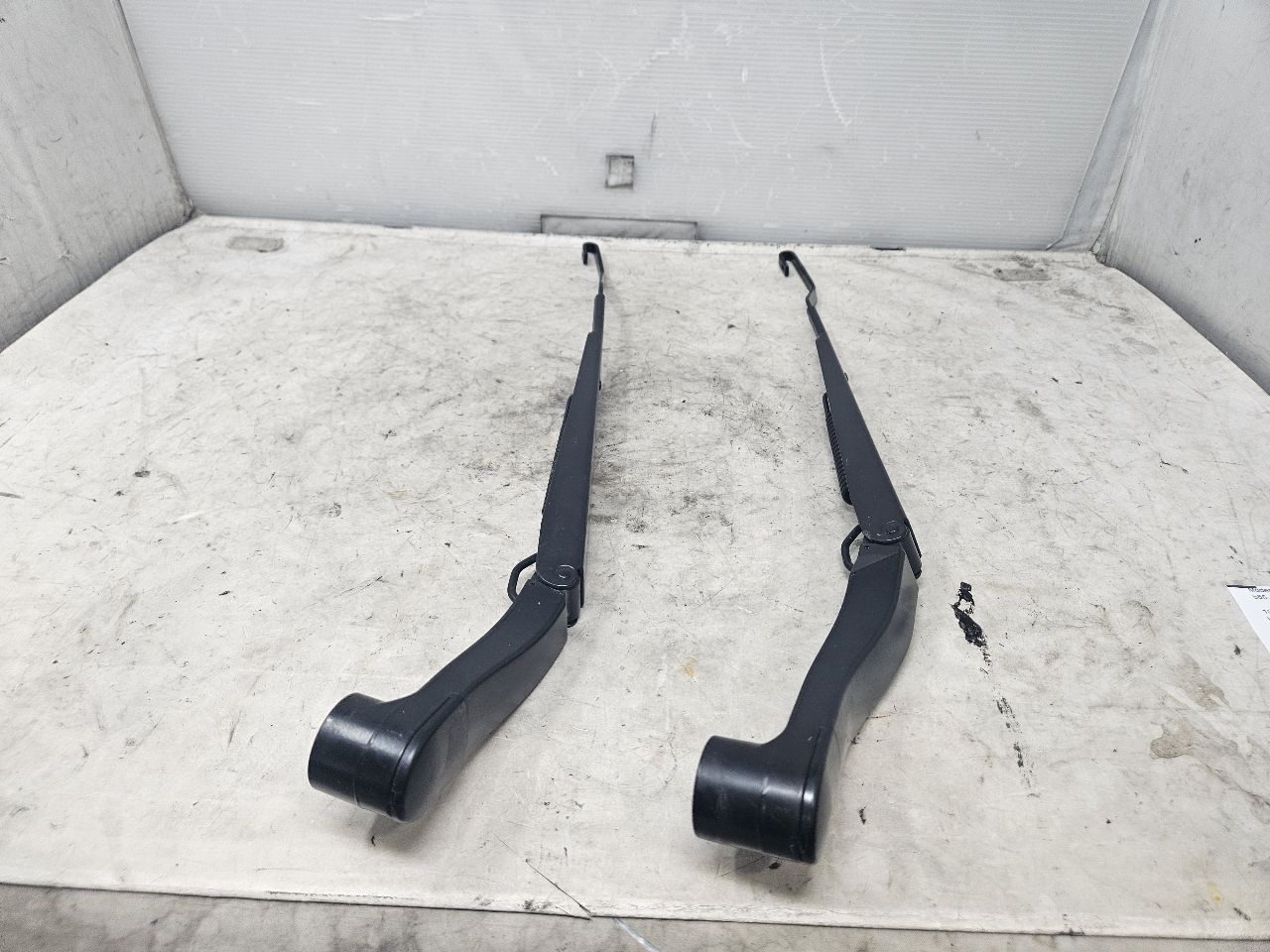 2021 CAMARO WINDSHIELD WIPER ARMS PAIR LH RH 31621 - image 4