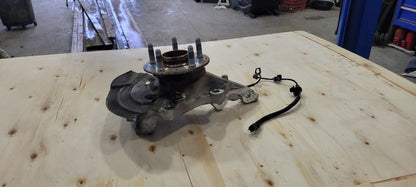 2021 CAMARO LH DRIVER FRONT SPINDLE W/HUB 10K 31625 - image 10
