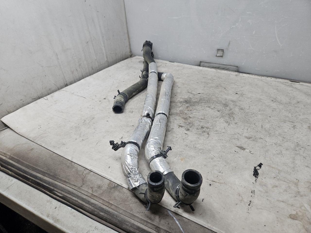 2021 CAMARO 6.2L HEATER HOSES INLET OUTLET 10K 31626 - image 5