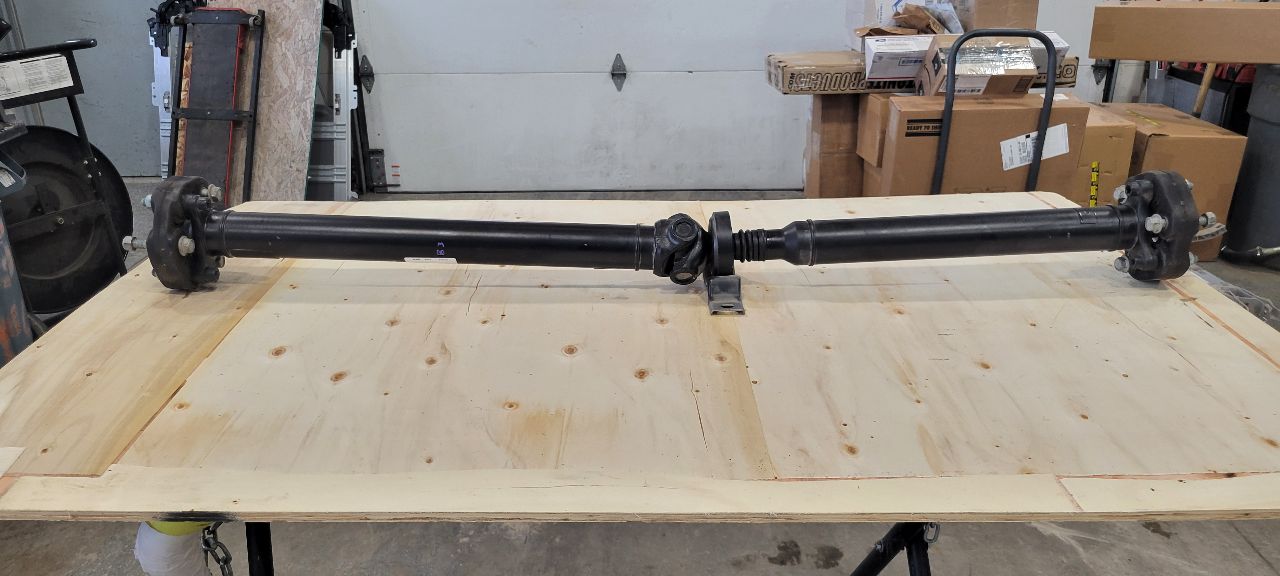 2021 CAMARO REAR DRIVESHAFT SS 6.2L MANUAL 31627 - image 1