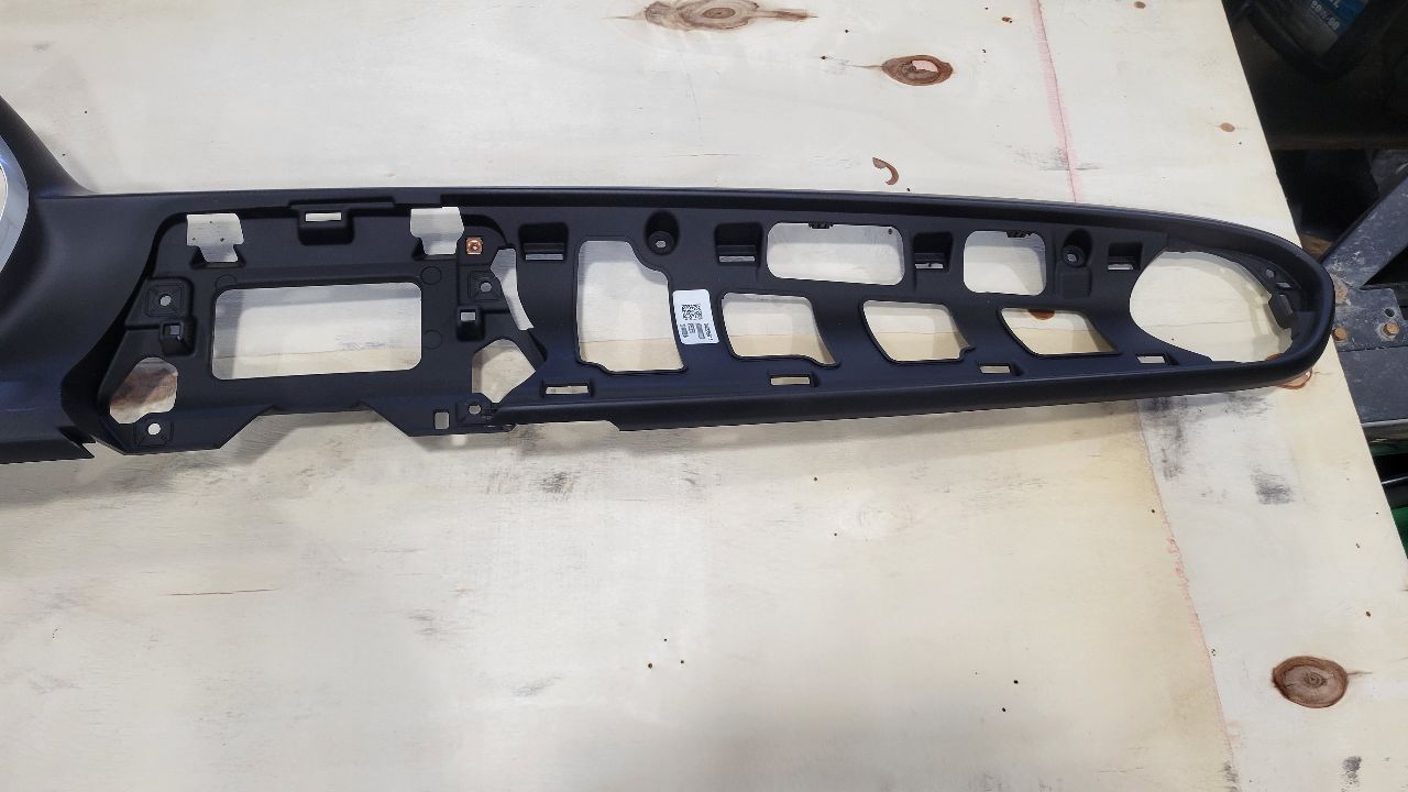 2021 CAMARO DASH CLUSTER RADIO BEZEL TRIM 31642 - image 2