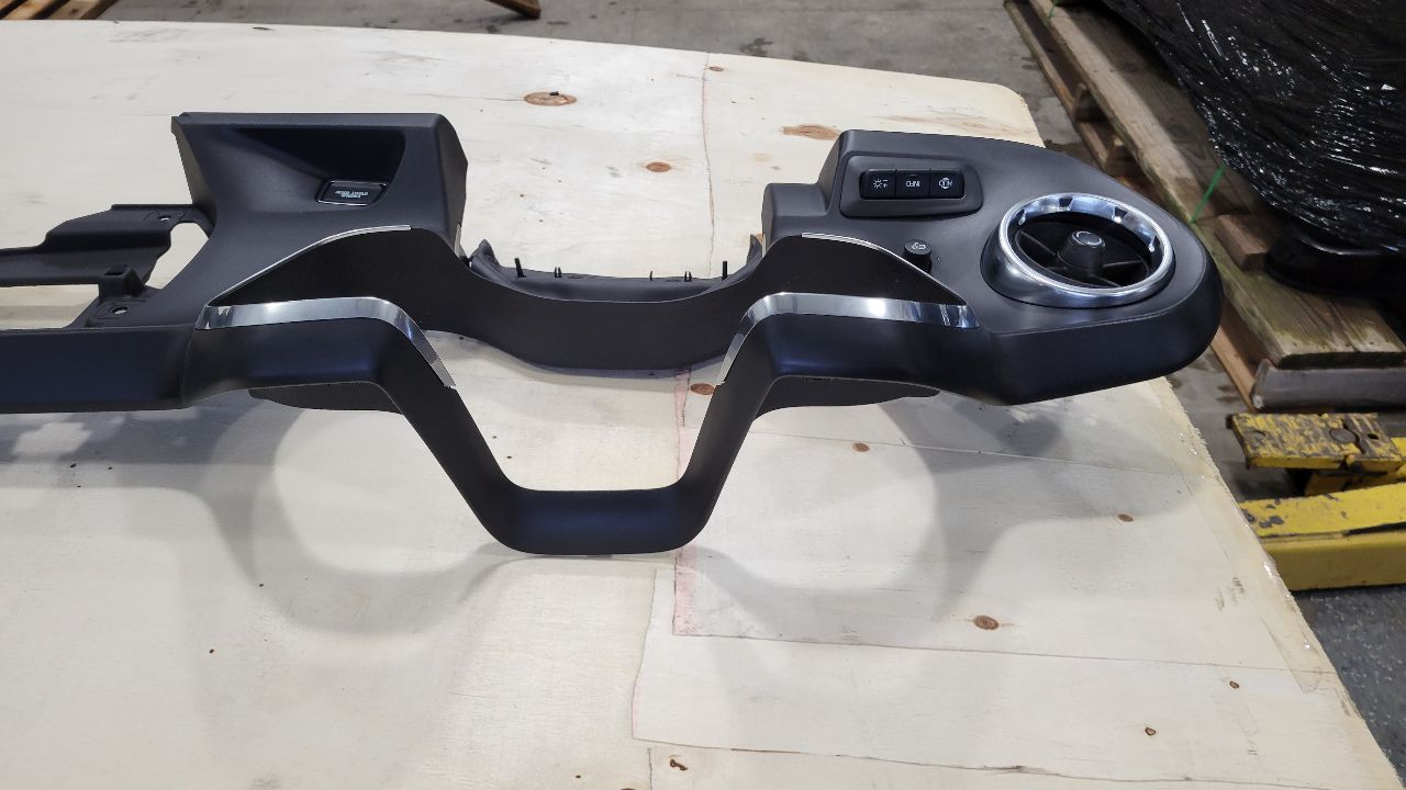 2021 CAMARO DASH CLUSTER RADIO BEZEL TRIM 31642 - image 8