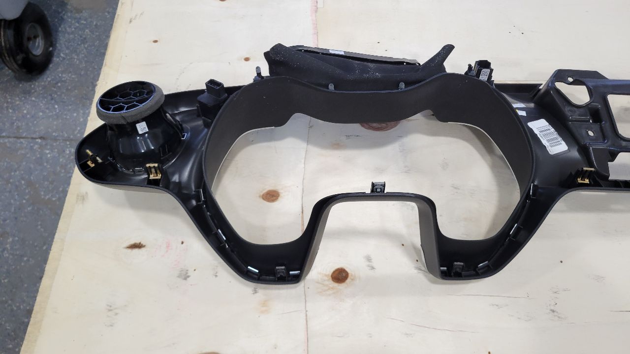2021 CAMARO DASH CLUSTER RADIO BEZEL TRIM 31642 - image 13
