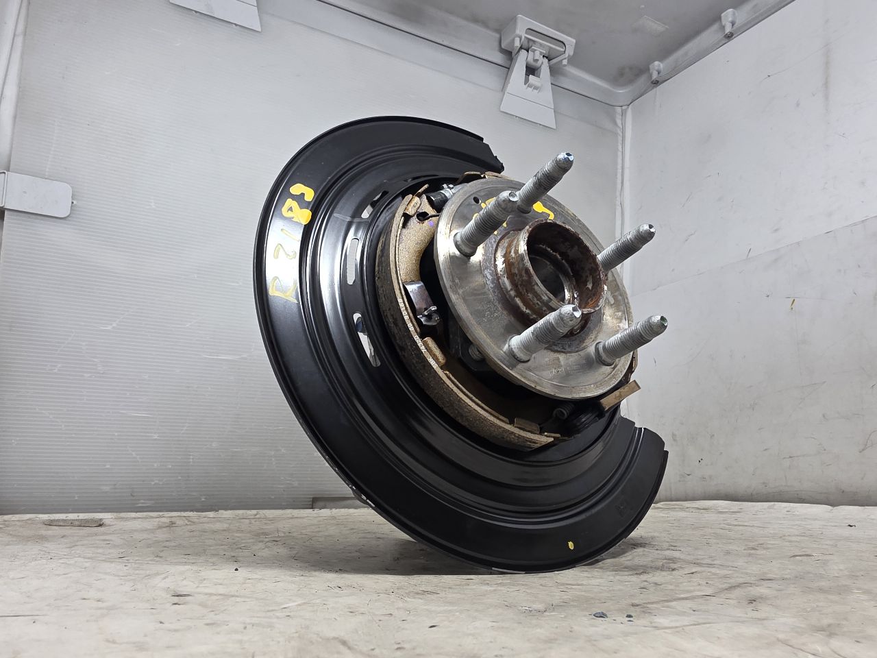 2021 CAMARO RH PASSENGER REAR SPINDLE SS 1LE 10K 31701 - image 5