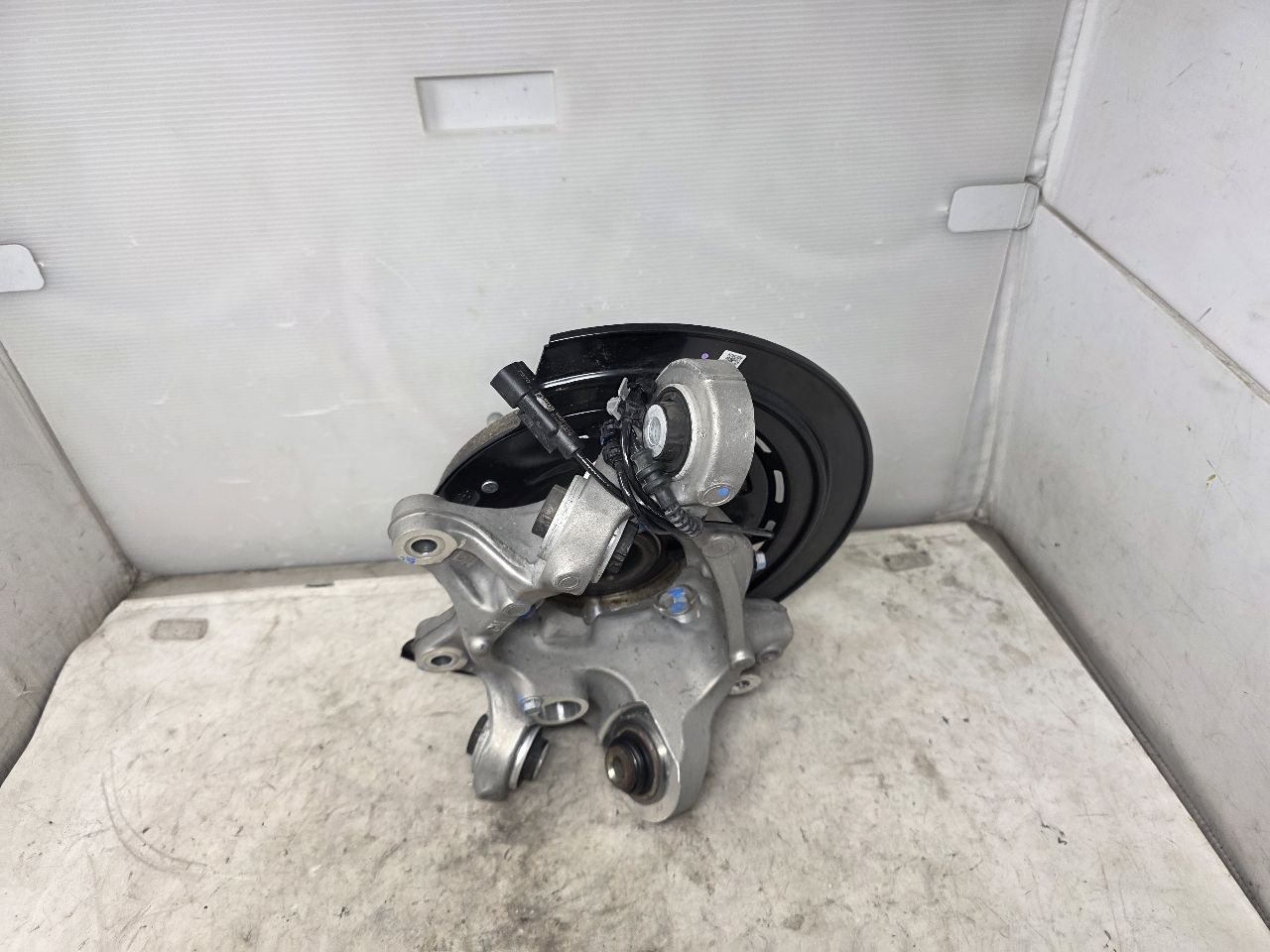 2021 CAMARO RH PASSENGER REAR SPINDLE SS 1LE 10K 31701 - image 8