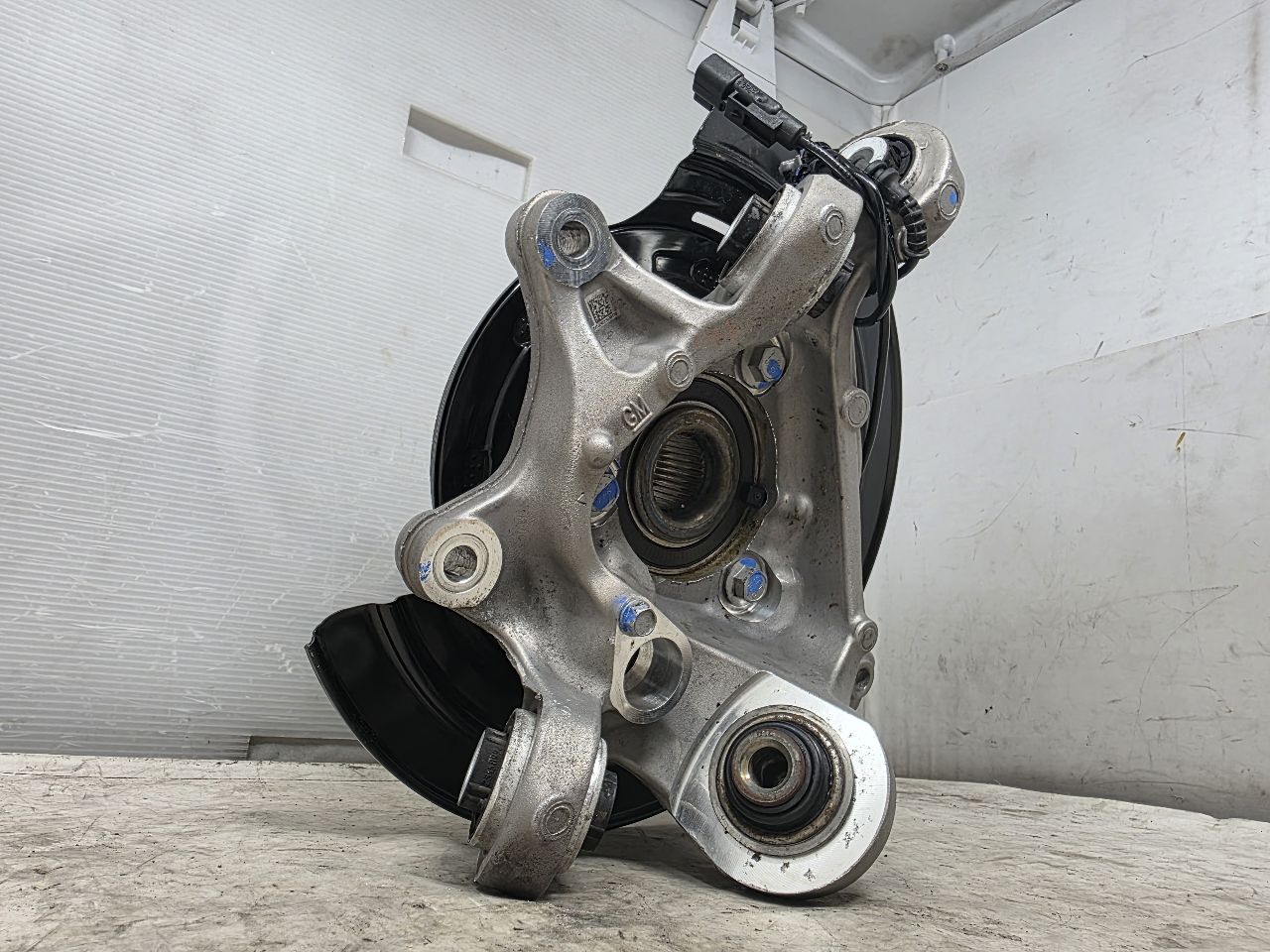 2021 CAMARO RH PASSENGER REAR SPINDLE SS 1LE 10K 31701 - image 10
