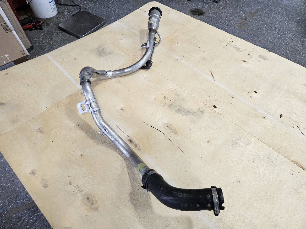 2021 CAMARO FUEL FILLER NECK 84683322 31708 - image 3