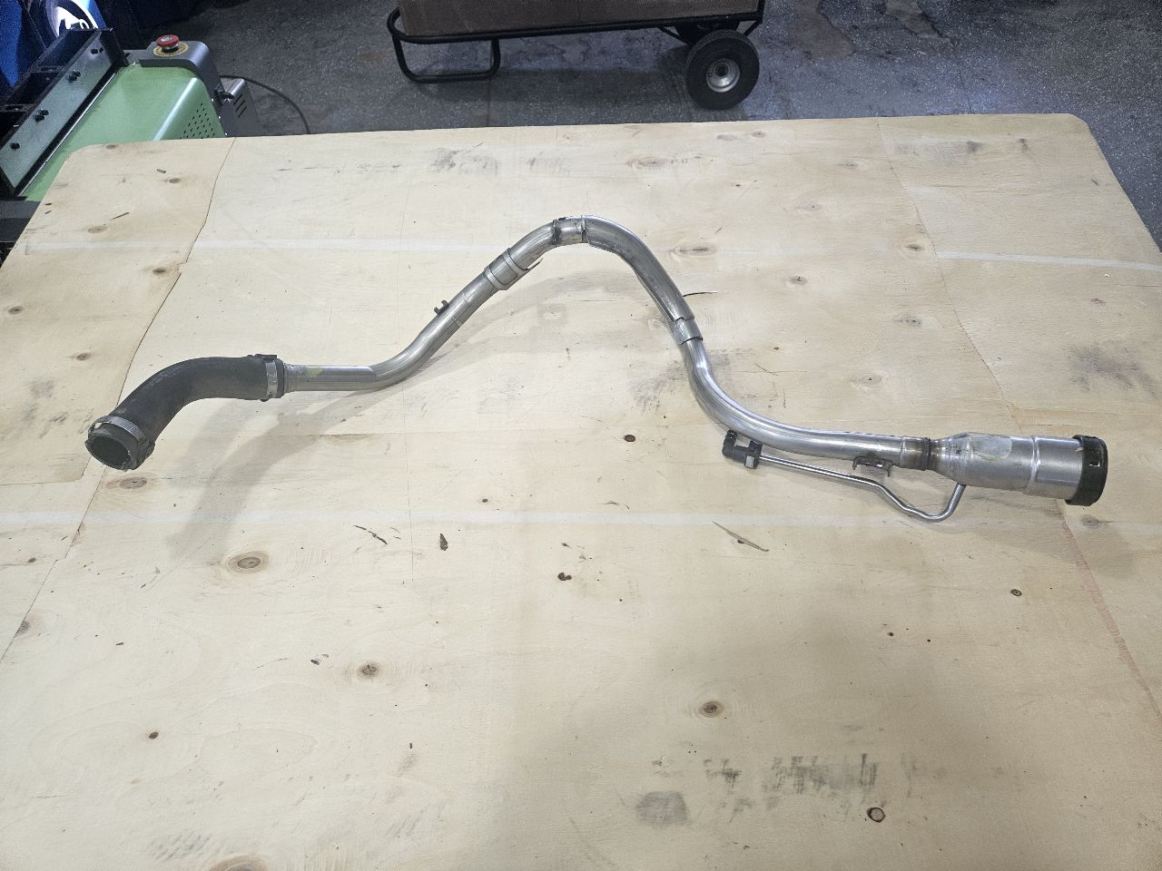 2021 CAMARO FUEL FILLER NECK 84683322 31708 - image 5