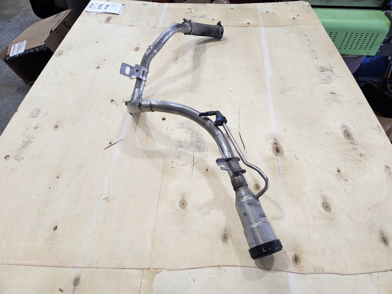 2021 CAMARO FUEL FILLER NECK 84683322 31708 - image 8