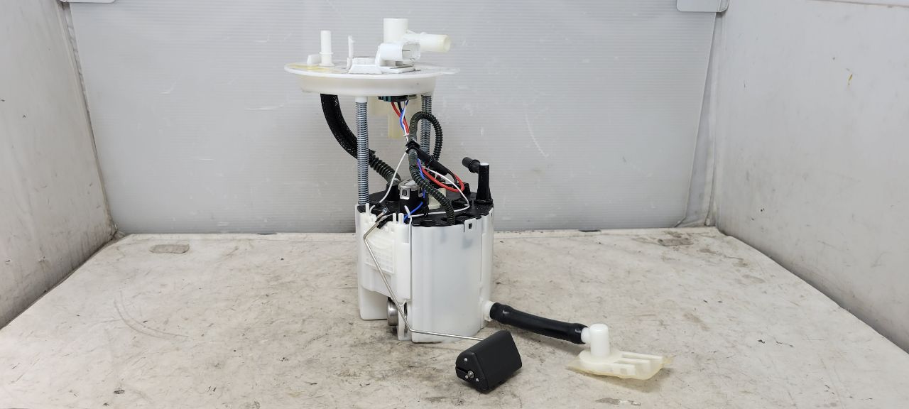 SS 1LE INTANK FUEL PUMP 10K MILES 31719 - image 2