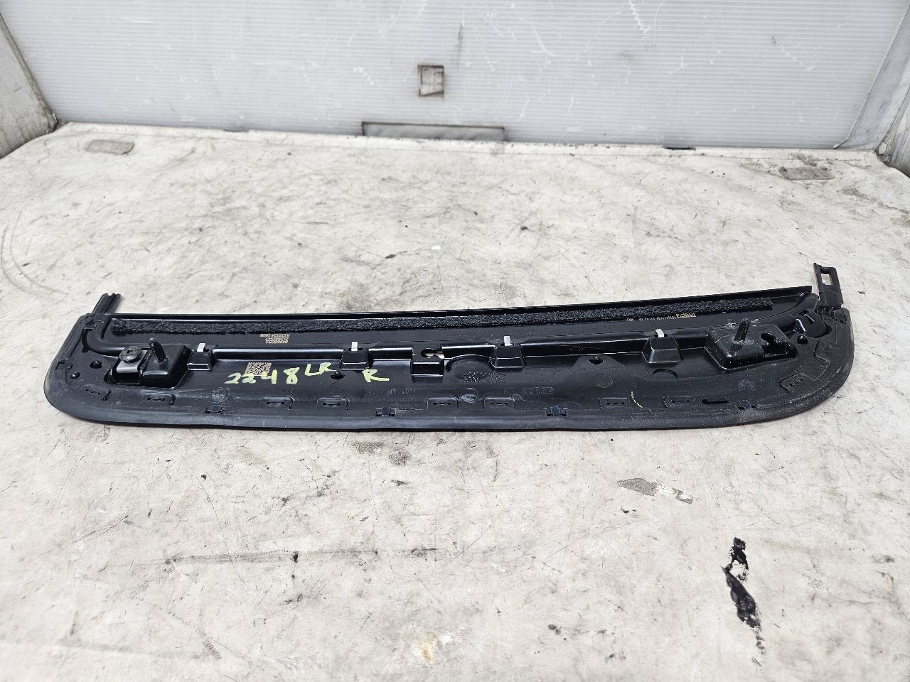 2023 SIERRA150 LH REAR DOOR BLACK APPLIQUE 84966051 31721 - image 2