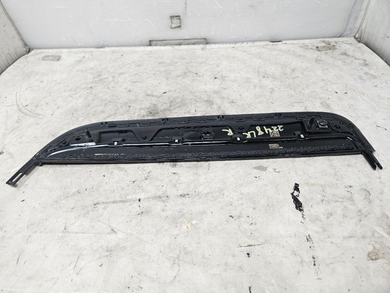 2023 SIERRA150 LH REAR DOOR BLACK APPLIQUE 84966051 31721 - image 7