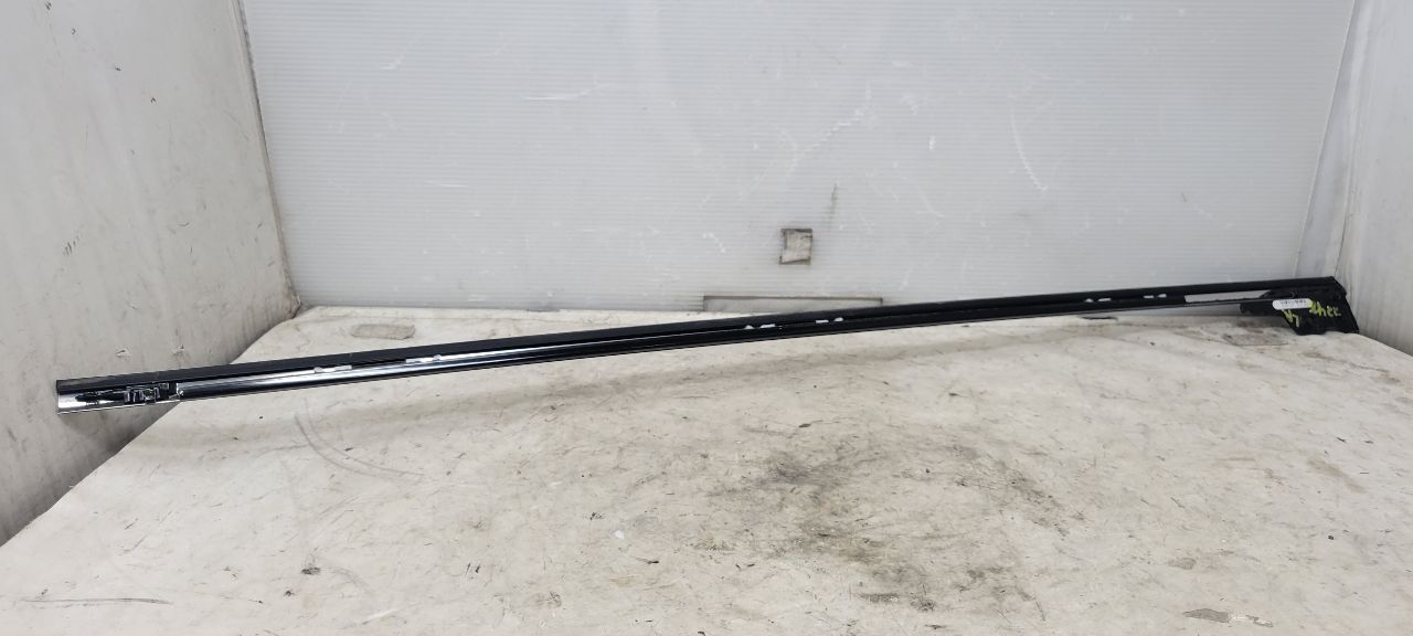 2023 SIERRA150 LH REAR DOOR UPPER REVEAL 85517675 31722 - image 4