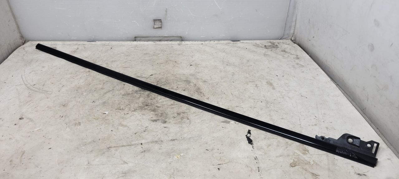 2023 SIERRA150 LH REAR DOOR UPPER REVEAL 85517675 31722 - image 7