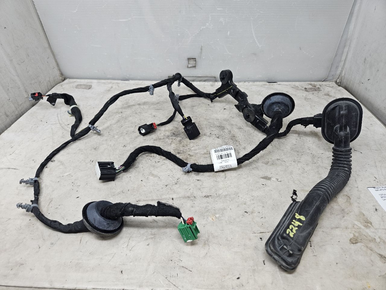 2023 SIERRA150 LH REAR DOOR WIRE HARNESS 86790150 31724 - image 2
