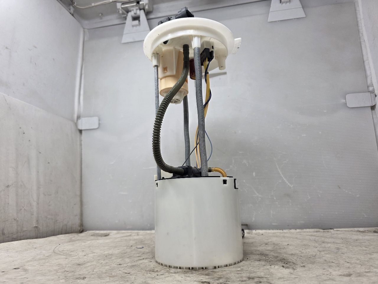 OEM FUEL PUMP 43K FJW 84715864 31735 - image 3