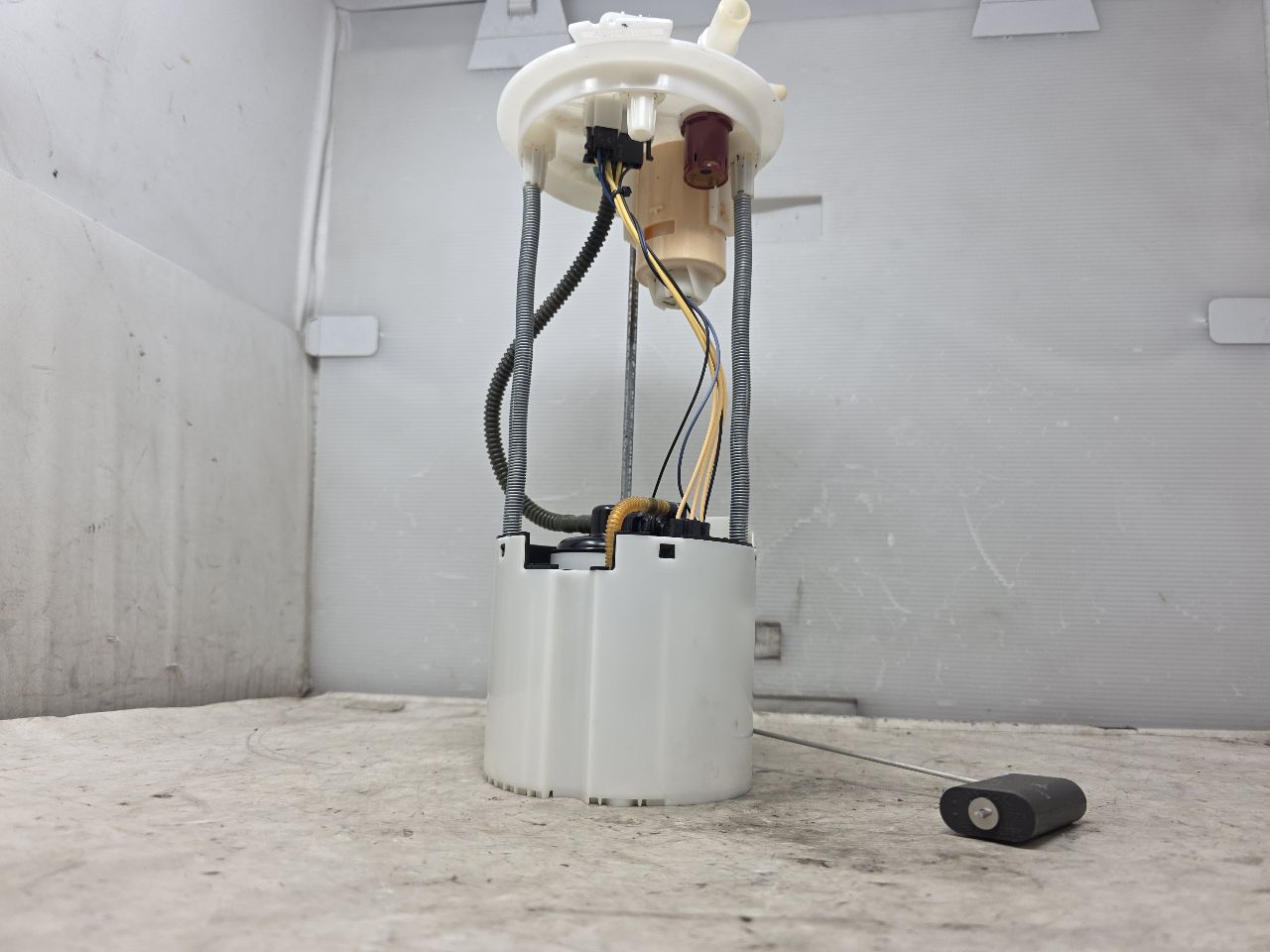 OEM FUEL PUMP 43K FJW 84715864 31735 - image 4
