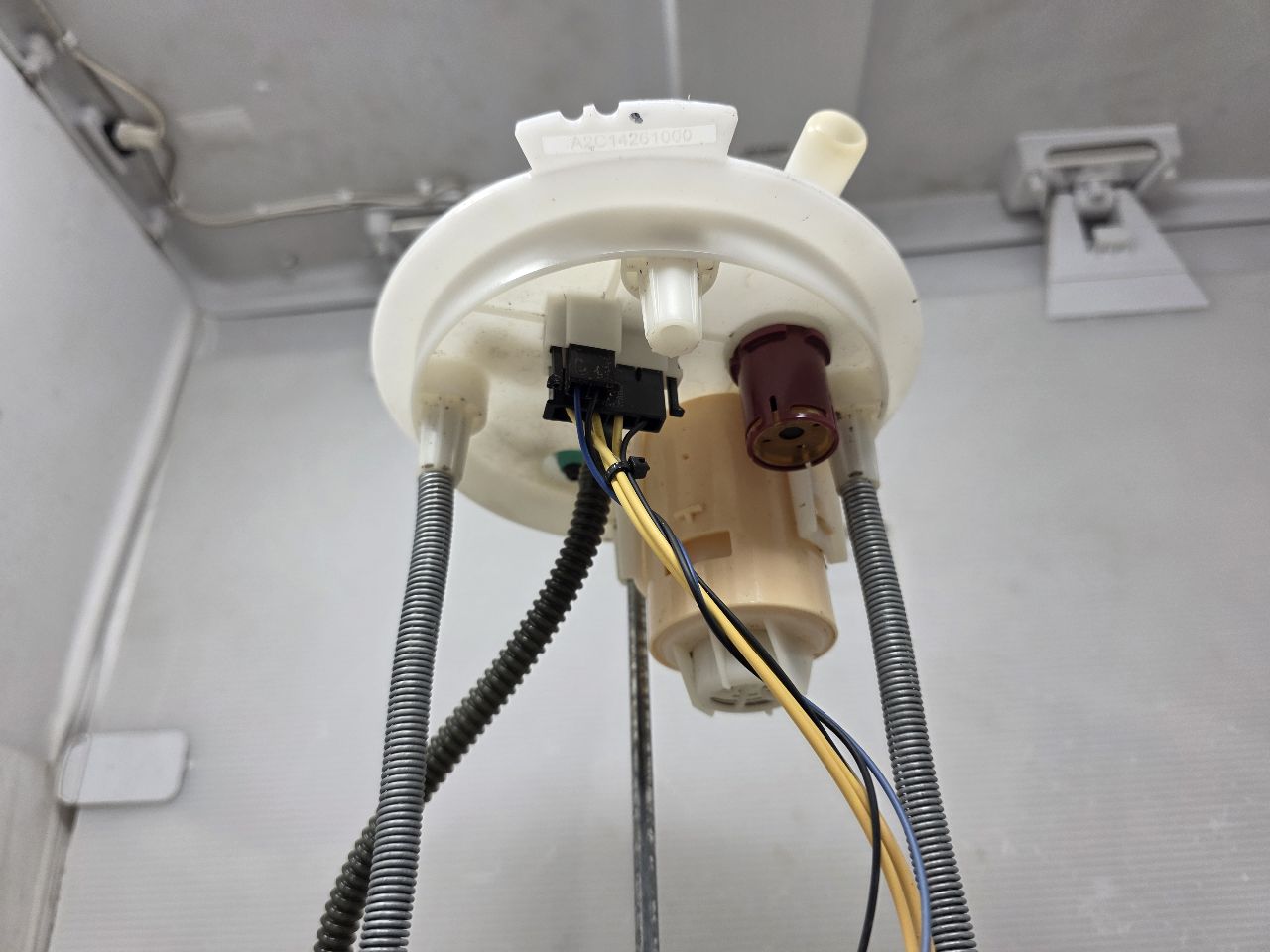 OEM FUEL PUMP 43K FJW 84715864 31735 - image 5