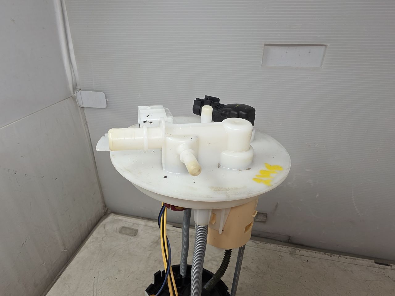 OEM FUEL PUMP 43K FJW 84715864 31735 - image 8