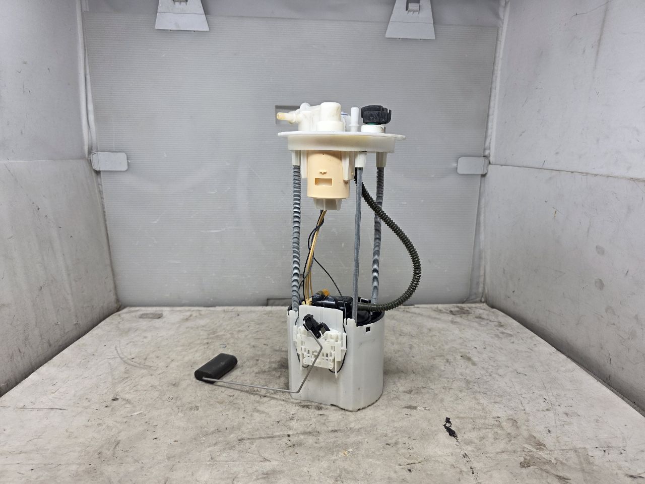 OEM 6.2L FUEL PUMP IN TANK 5'9" 52K 31736 - image 1