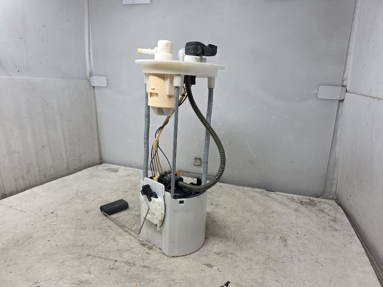 OEM 6.2L FUEL PUMP IN TANK 5'9" 52K 31736 - image 2